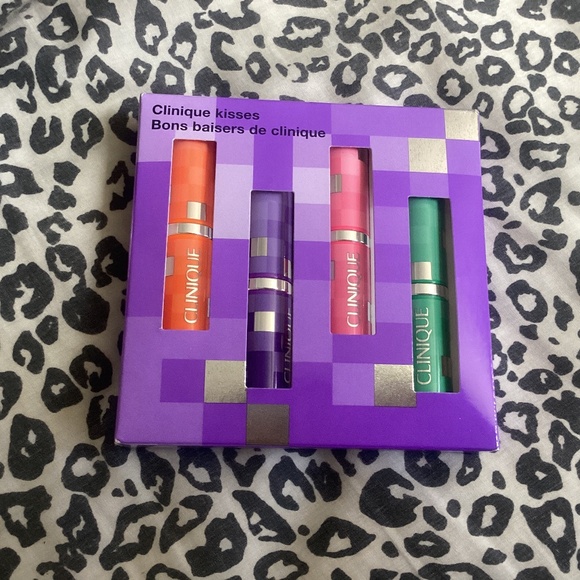 Clinique Kisses Lipstick Gift Set 4-Pc. Full Size Lip Colour  NIB Clinique Kisses Lipstick set - 4 pieces